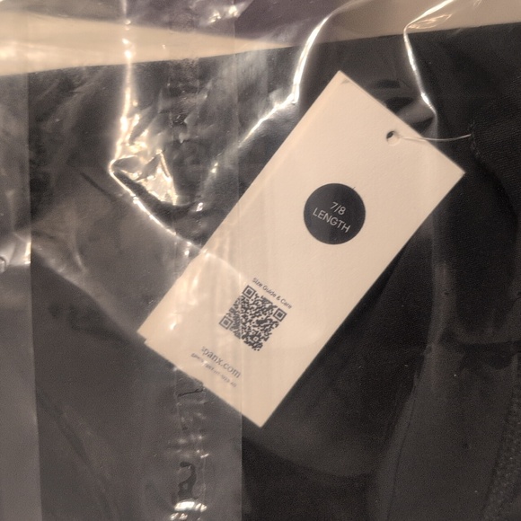 SPANXshape Booty Boost 7/8 leggings - Picture 4 of 6